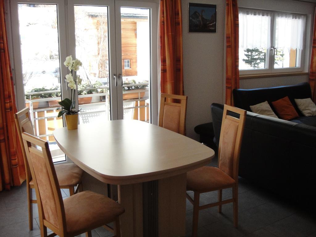 Ferienwohnung Haus Alpenstern Saas-Grund Zimmer foto