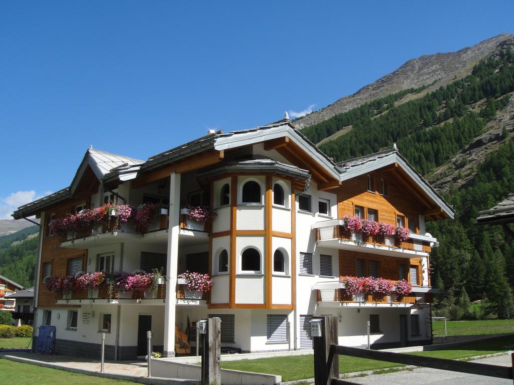 Ferienwohnung Haus Alpenstern Saas-Grund Exterior foto